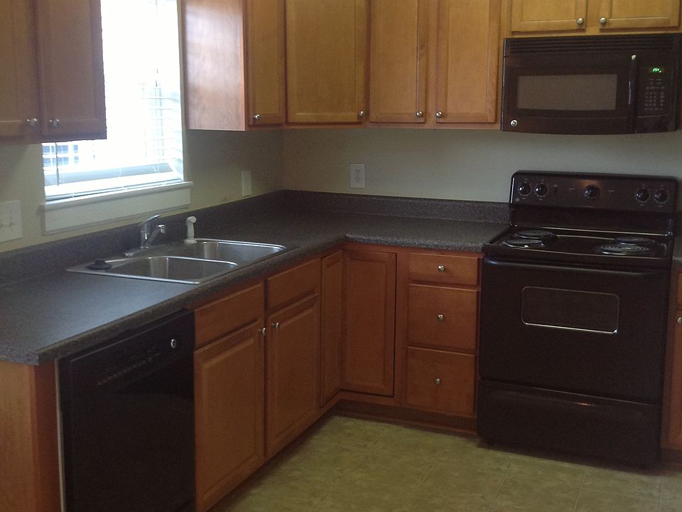 1st image of 412 N French Ct