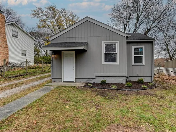 1335 S Kings Hwy, Independence, MO 64055