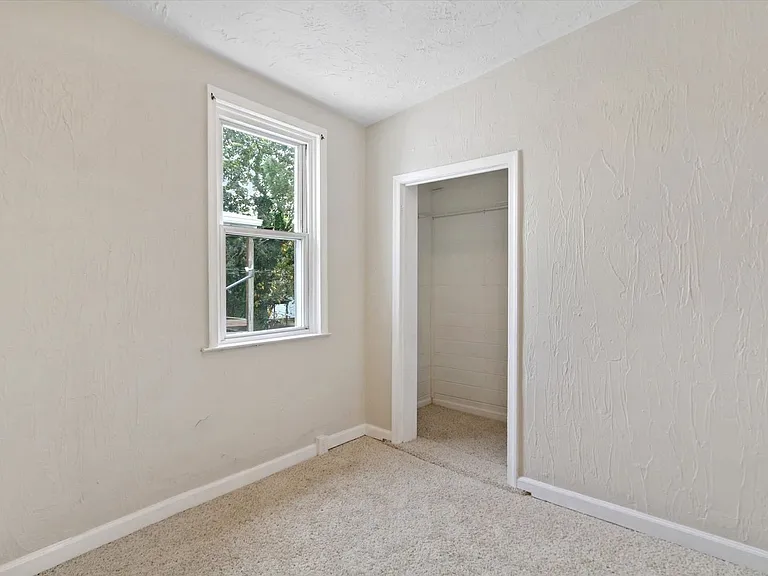 40 Laurel St — Photo 12