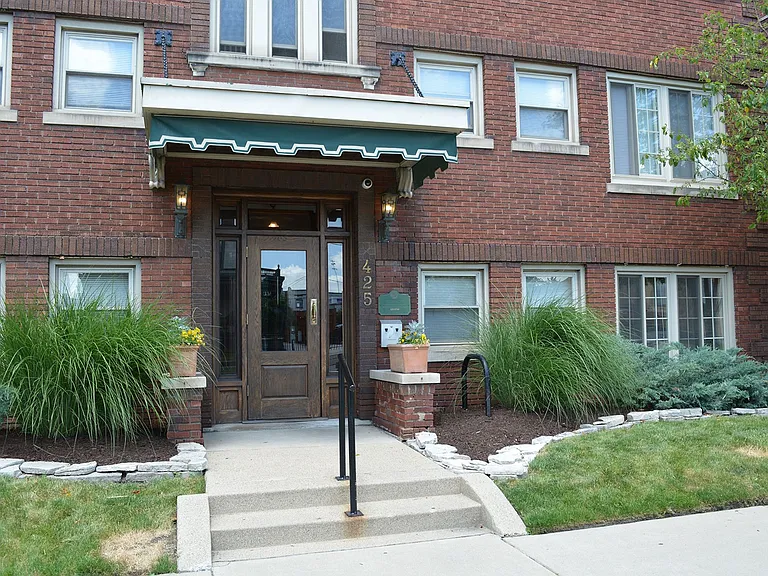 Historic Worthington Manor Apartments — Photo 5
