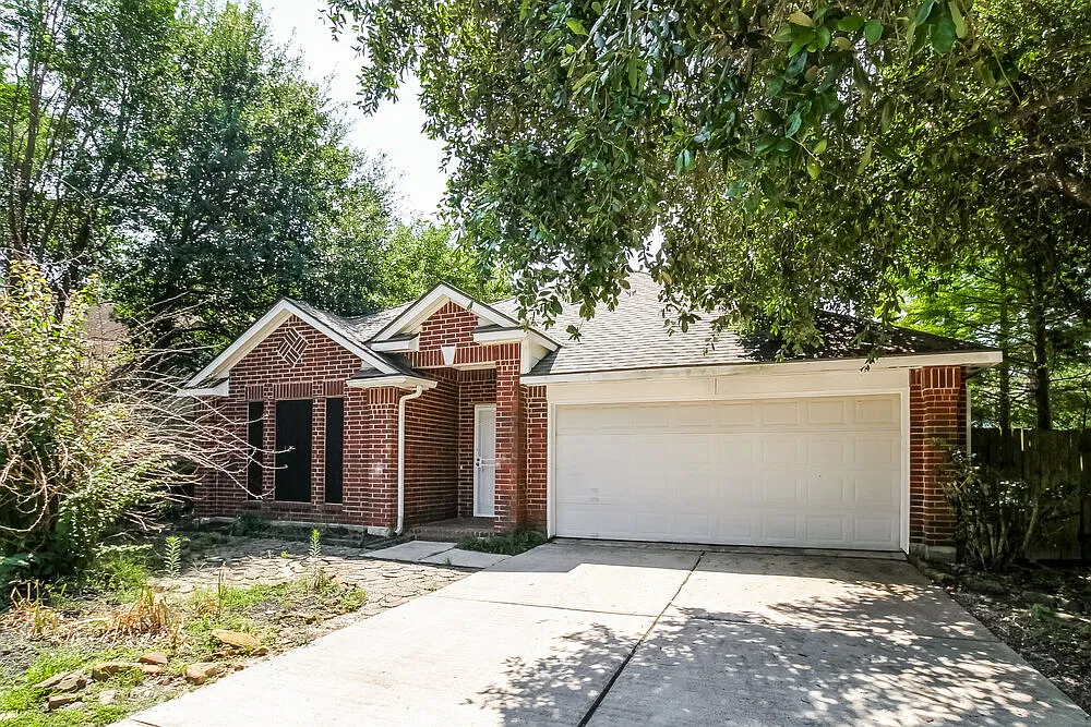 3 bed, 2.0 bath, 1923 sqft, $1,950 — Photo 1