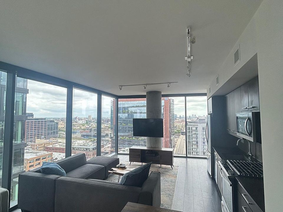 1st image of 738 W Randolph St #1805