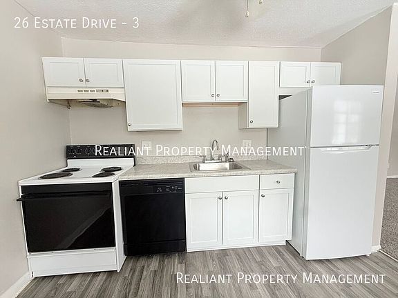 3rd image of 26 Estate Dr APT 3