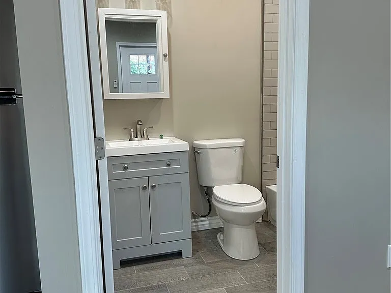 1564 W Phillips Blvd — Photo 11