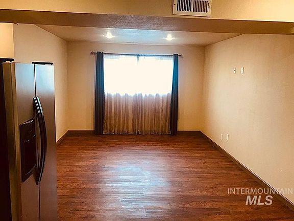 3rd image of 6208 W Everett St #101