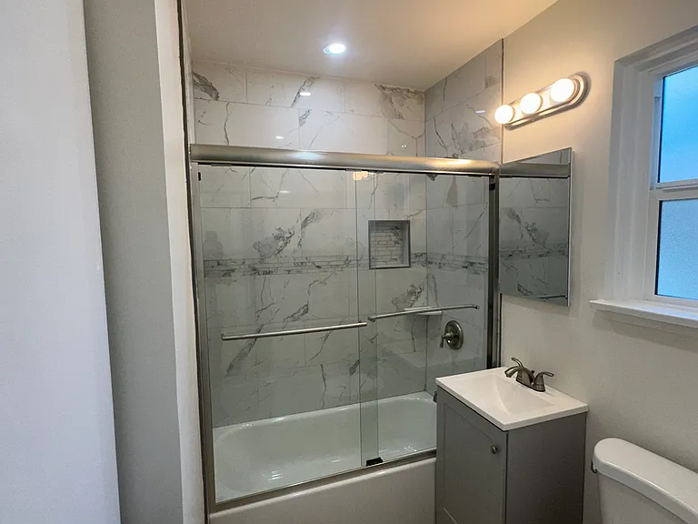 4750 N Lakewood Blvd #B — Photo 2
