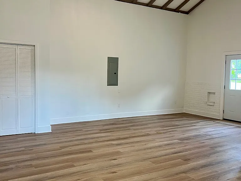 5501 S Newport Ave #B — Photo 4