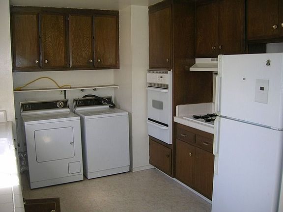 4th image of 4851 Limerick Ave