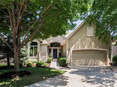 14301 Manor Ct, Leawood, KS, 66224