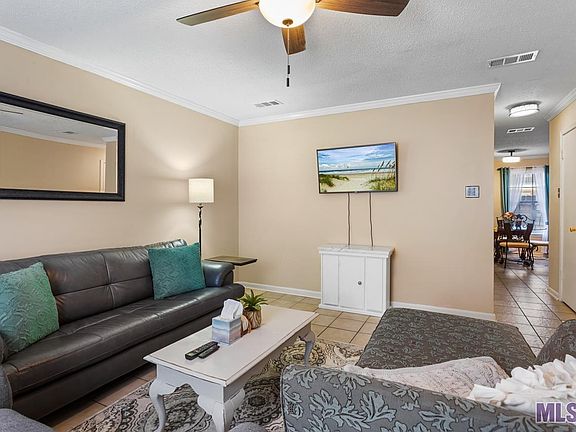2nd image of 4624 Parkoaks Dr APT 14