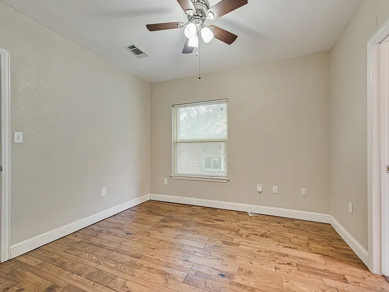 811 Kidd Springs Dr — Photo 19