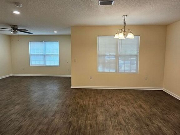 3rd image of 7952 Siskin Ave