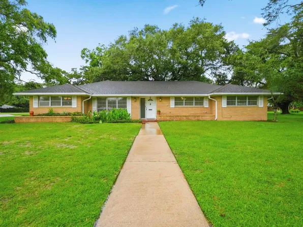 412 Duncan St, Alvin, TX 77511