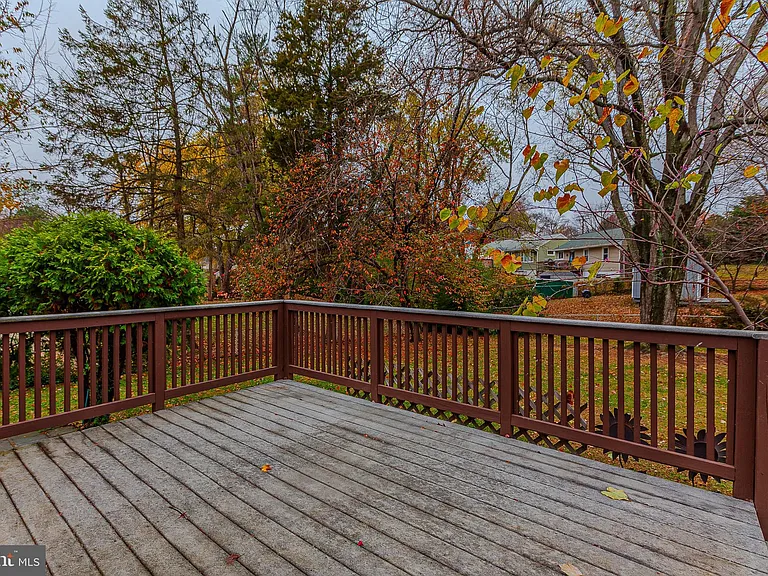 1114 Highwood Rd — Photo 35