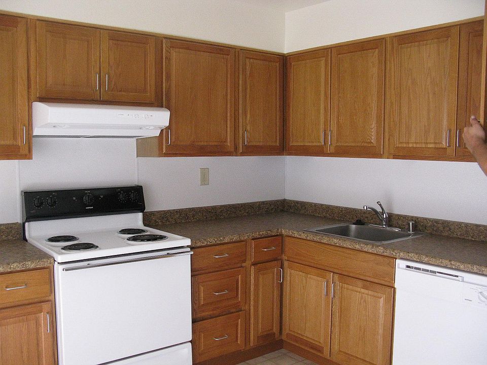 2nd image of 115 Fairgrounds Dr