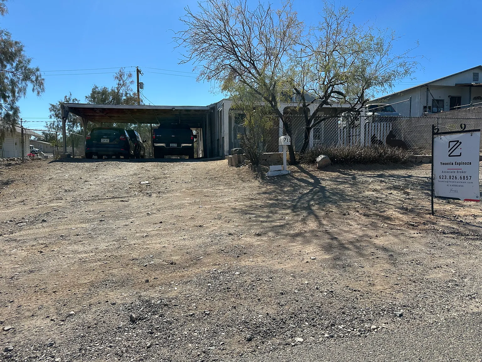 711 W Morondo Ave — Photo 2
