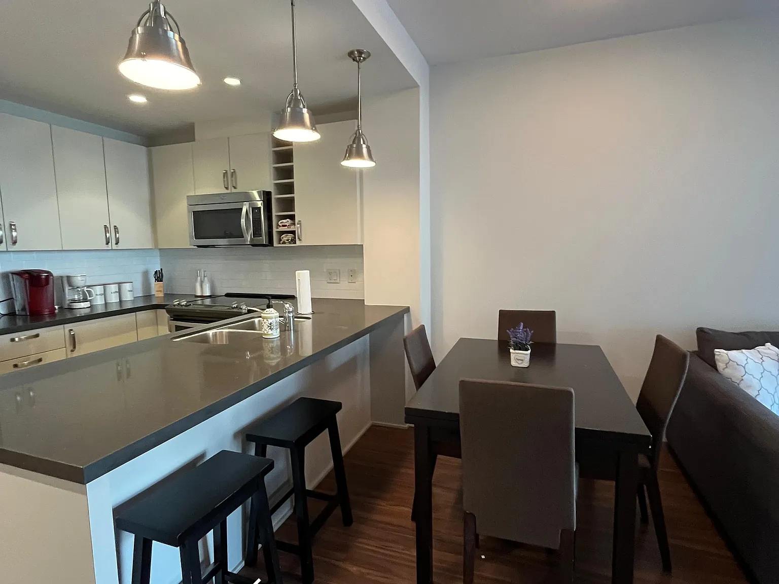 1 bed, 671 sqft, $2,700 — Photo 2