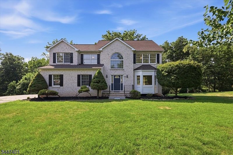 1st image of 151 Brandon Ct