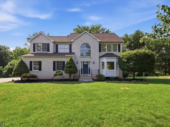 151 Brandon Ct, Branchburg Twp., NJ 08853