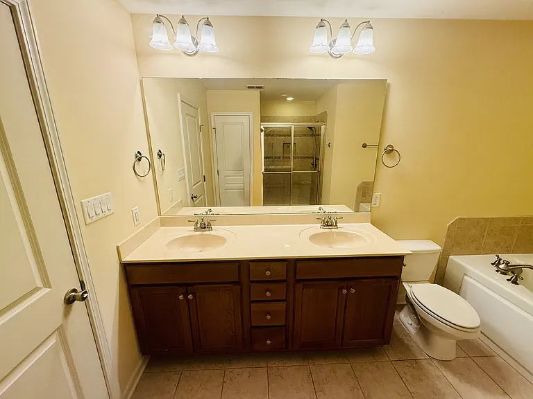 1308 Braybrooke Pl — Photo 32
