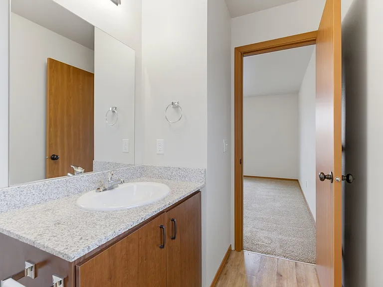 Oak Springs Apartments — Photo 43
