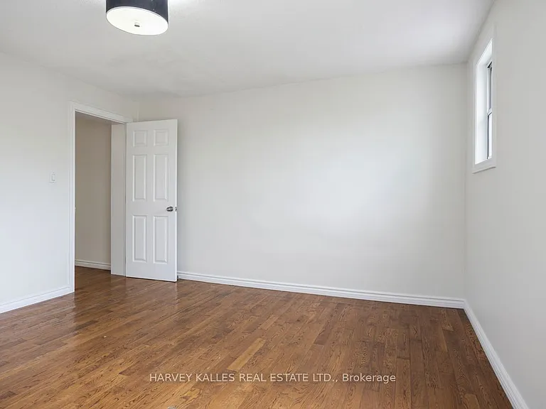 916 Bloor St W #UPPER — Photo 10