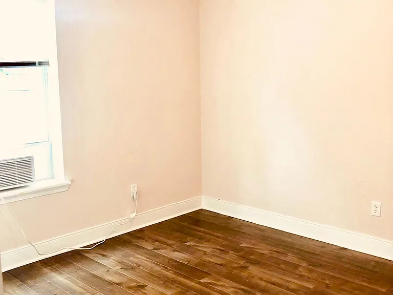 806 Kelley St #7 — Photo 6