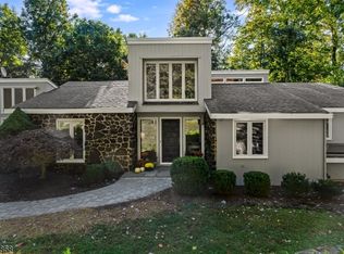 33 Crest Dr, Bernardsville Boro, NJ 07924