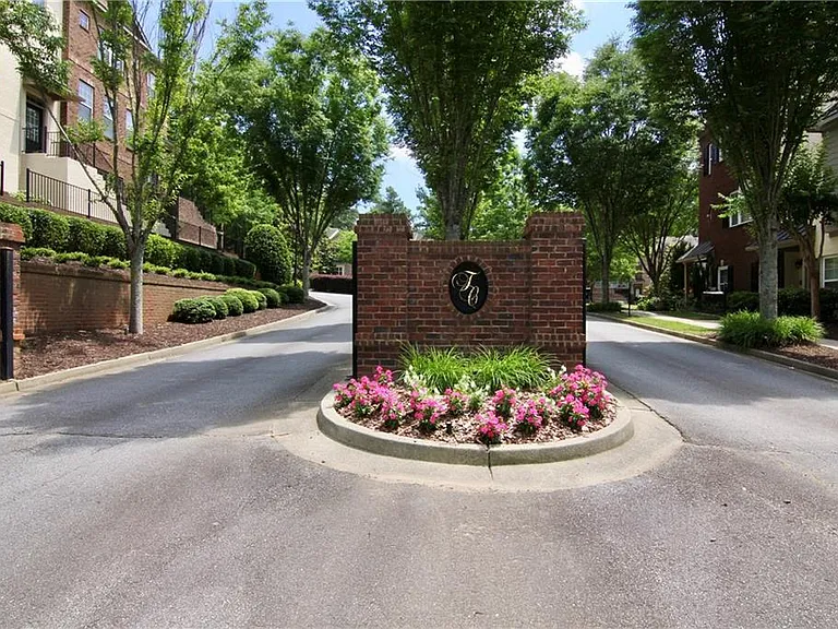 1660 Jardin Ct — Photo 30