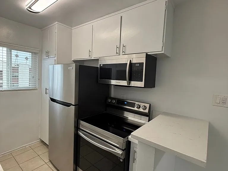 1179 Crenshaw Blvd — Photo 19