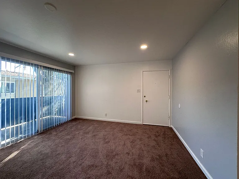 1500 Lacey Ct — Photo 4