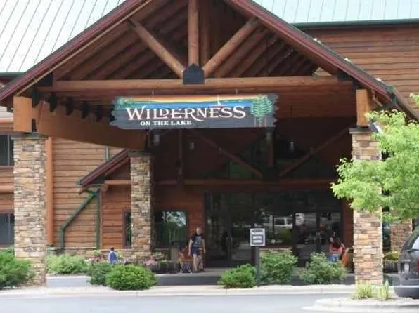 350 E Hiawatha Dr #111, Wisconsin Dells, WI 53965