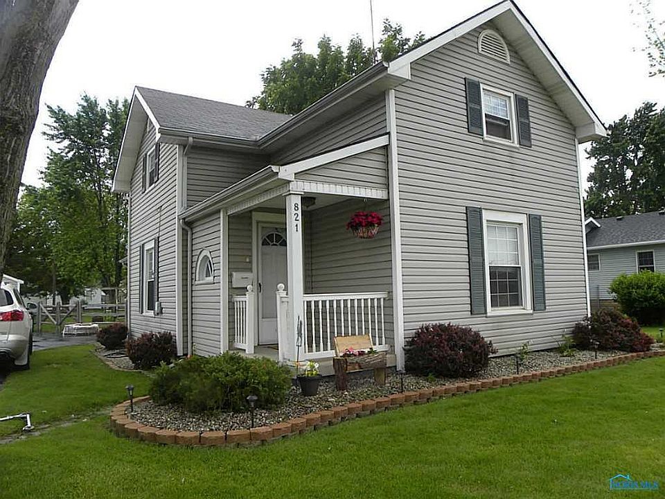 1st image of 821 W Main St