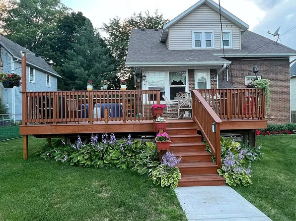 107 N Wesley Ave, Mount Morris, IL 61054