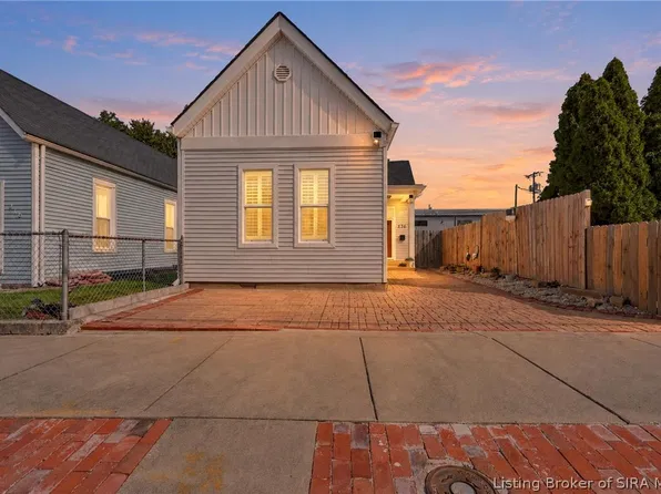 216 W 8th Street, New Albany, IN 47150