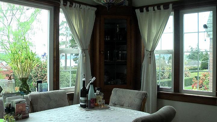 Dining room toward Mt. Rainier