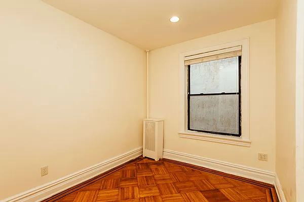 Rented by Nooklyn NYC LLC | media 31