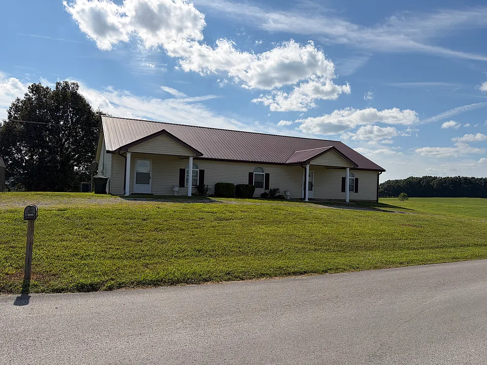 1301 Centerview Rough River Ln