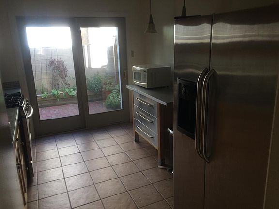 Kitchen (2)