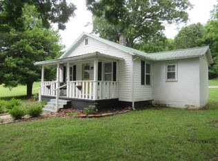 253 Ivanhoe Rd, Max Meadows, VA 24360