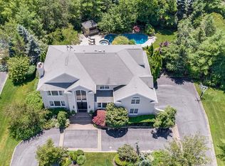 5 Woodbury Farms Dr, Woodbury, NY 11797