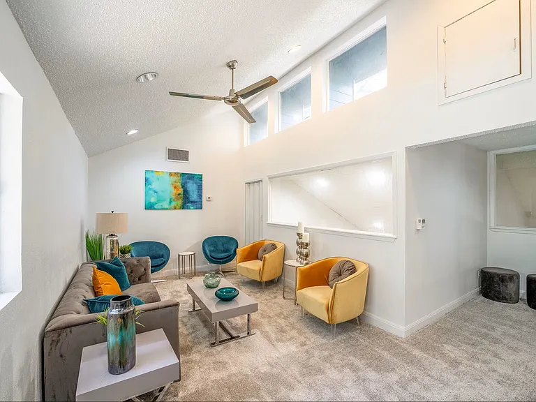 Residences at Medical — Photo 5
