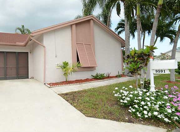 Home For Sale In Rainberry Park