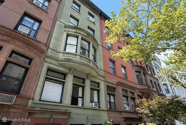 Rented by Douglas Elliman | media 24