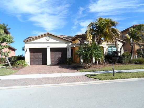 1st image of 8260 NW 122nd Ln
