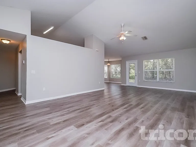 8 Matricaria Ct — Photo 2