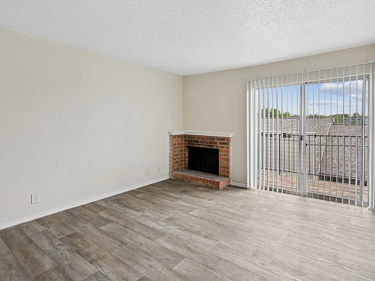 Westdale Pointe — Photo 18