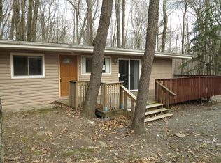 1555 Lake Ln, Pocono Lake, PA 18347
