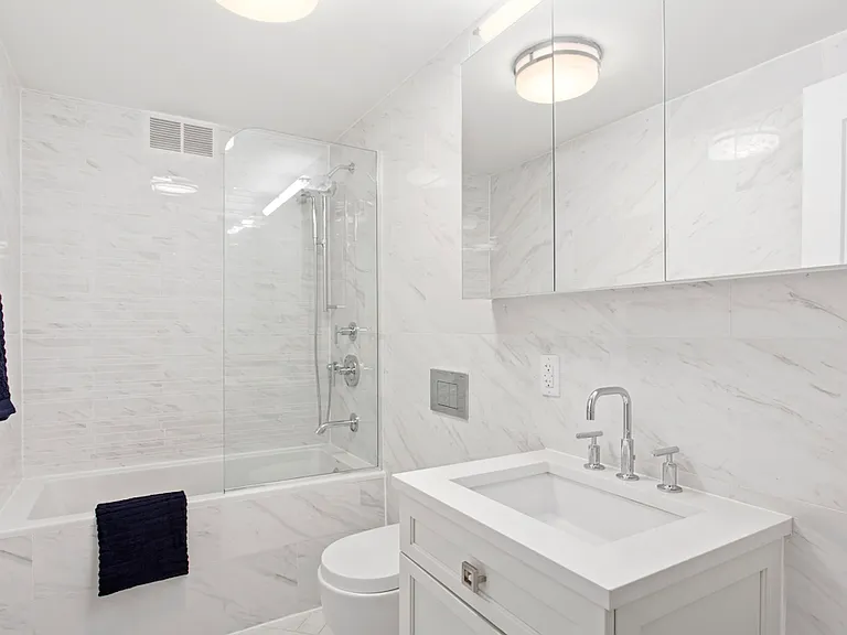 305 E 86th St #12JE — Photo 3
