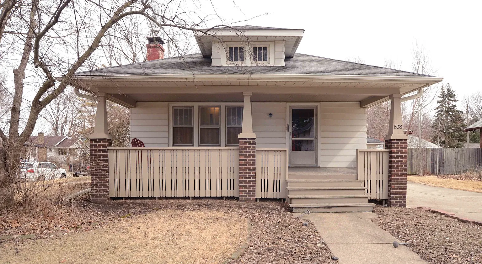 608 N McKinley Ave photo 1